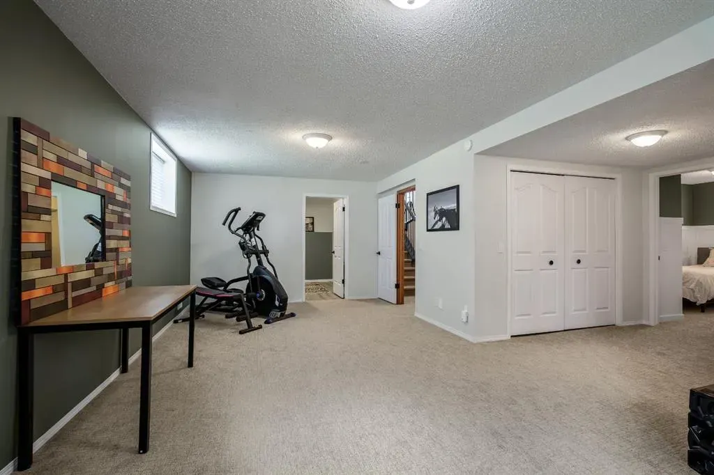 17 Bow Way