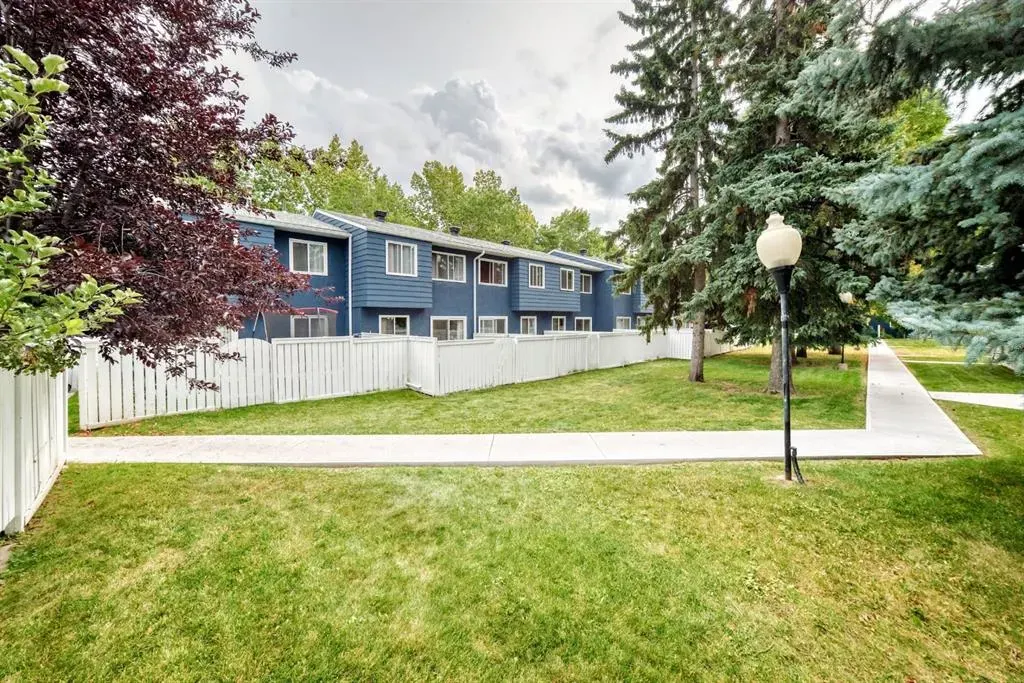 251 90 Avenue SE, #90