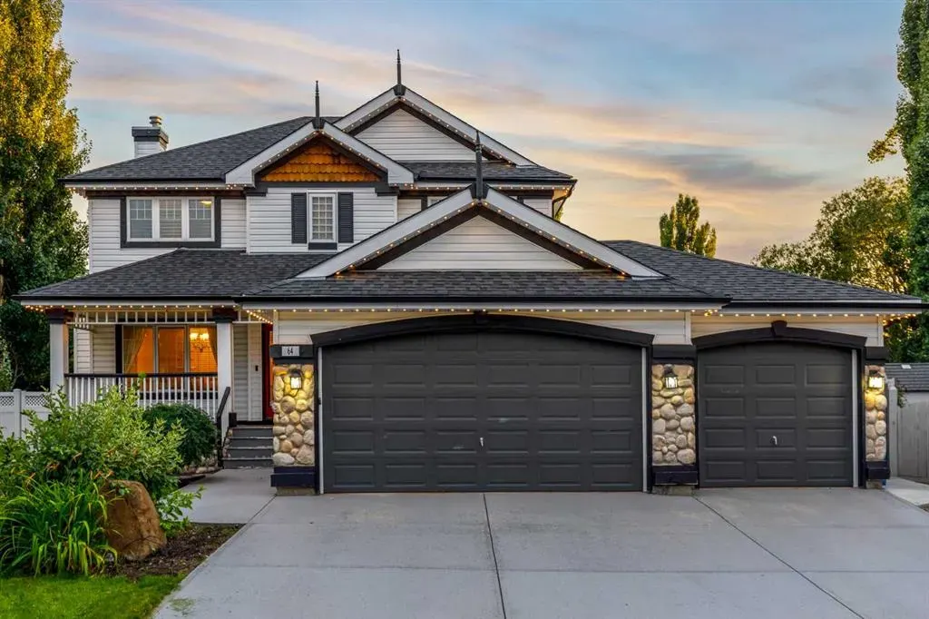 64 Douglasdale Crescent SE