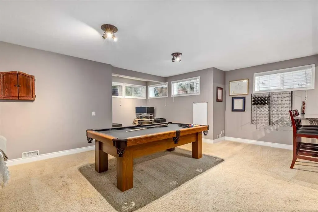 64 Douglasdale Crescent SE