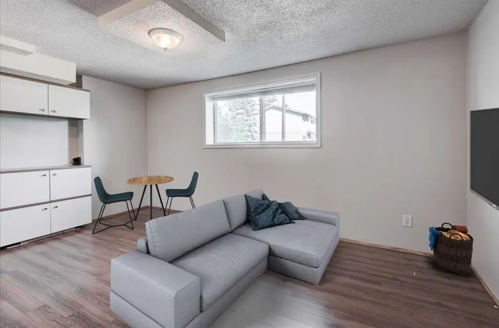 5 Fonda Drive SE