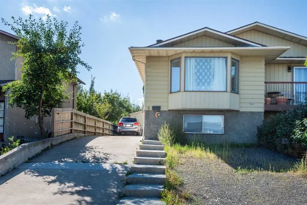 5 Fonda Drive SE
