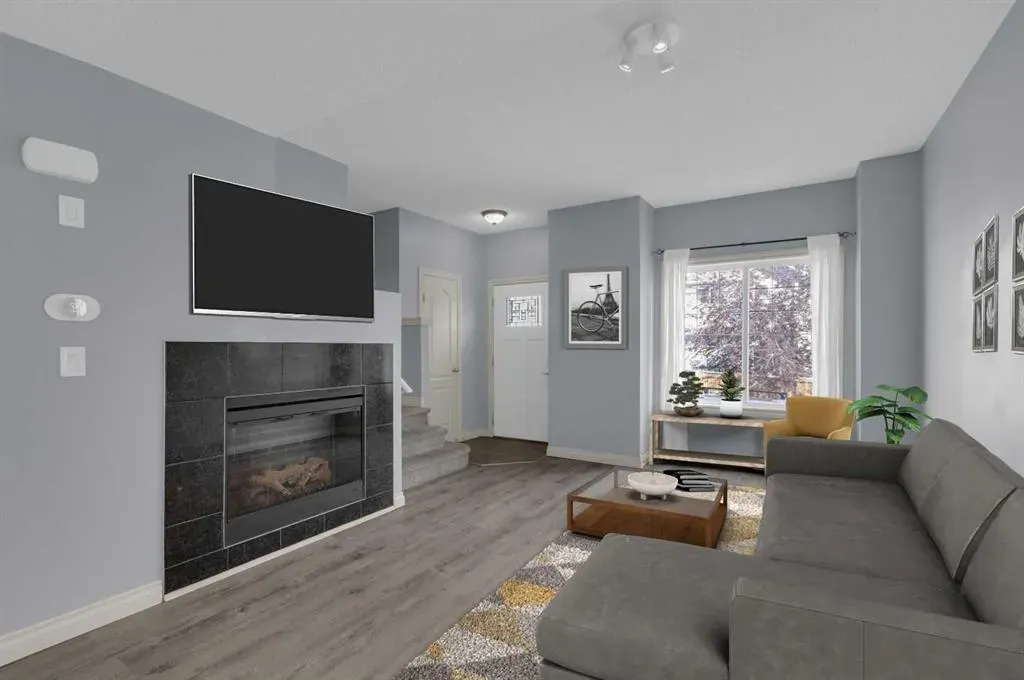 211 Strathaven Mews