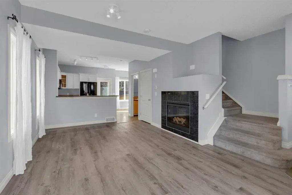 211 Strathaven Mews