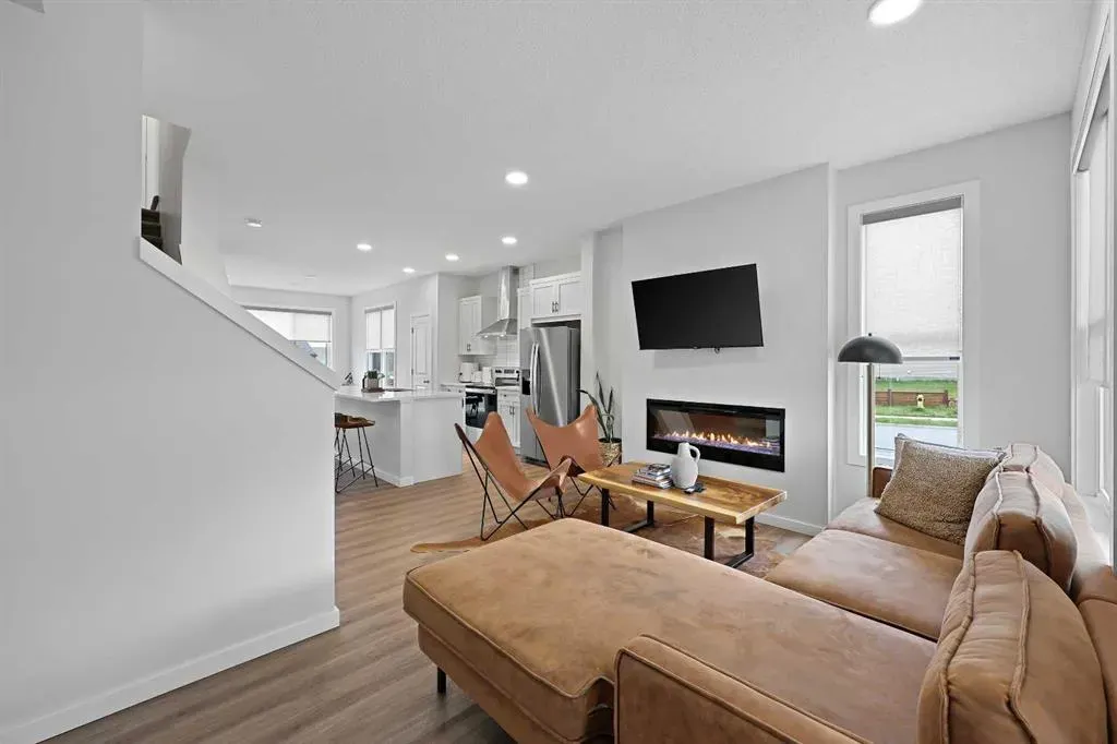 543 Livingston Way NE