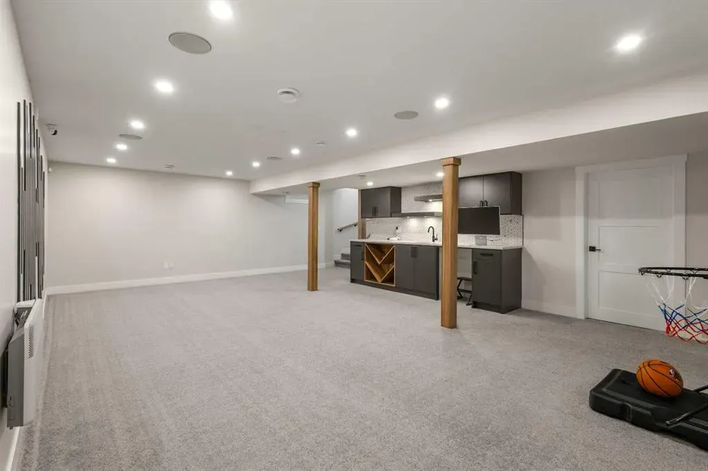 119 Silver Brook Road NW