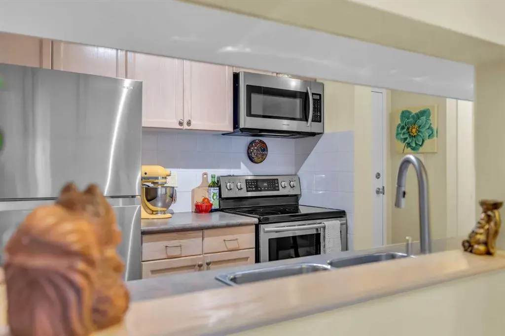 723 57 Avenue SW, #222