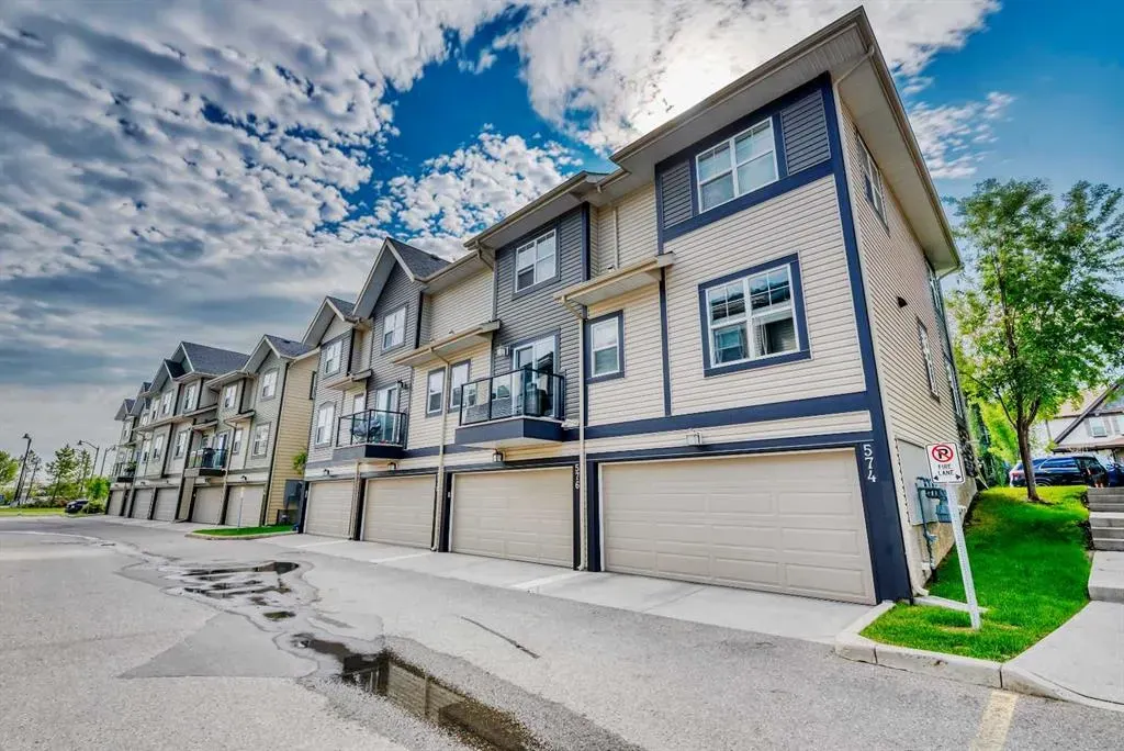 576 Mckenzie Towne Drive SE