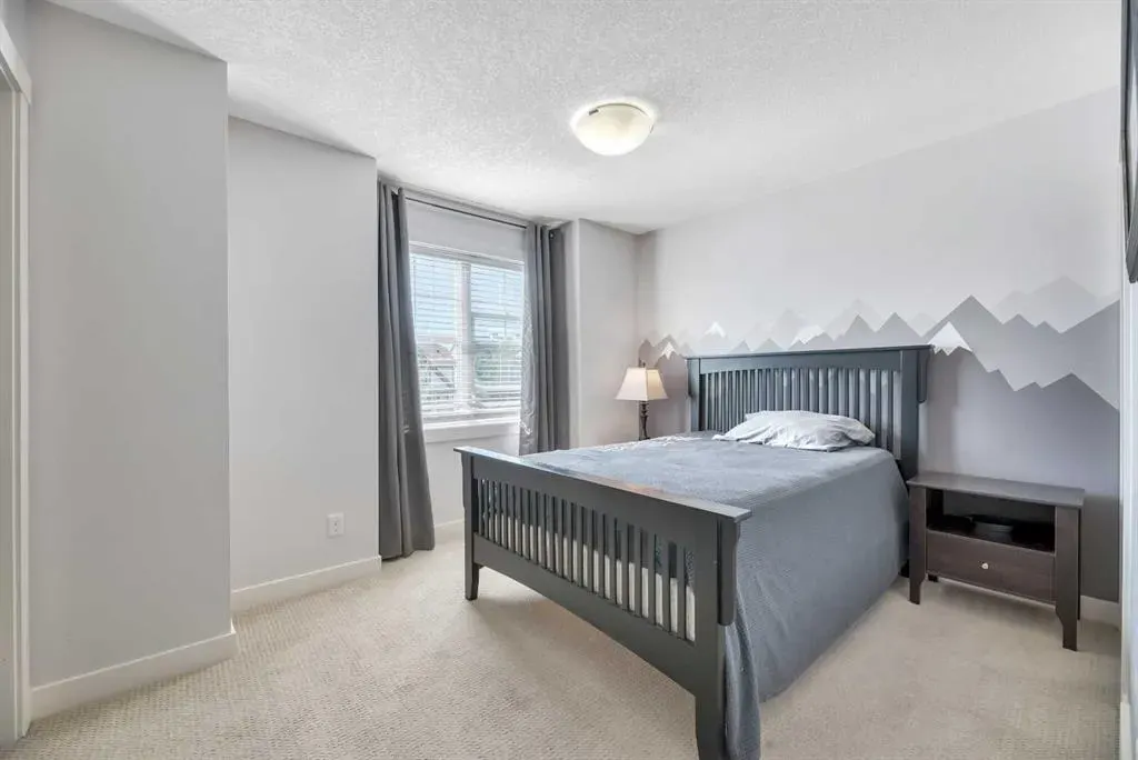 576 Mckenzie Towne Drive SE