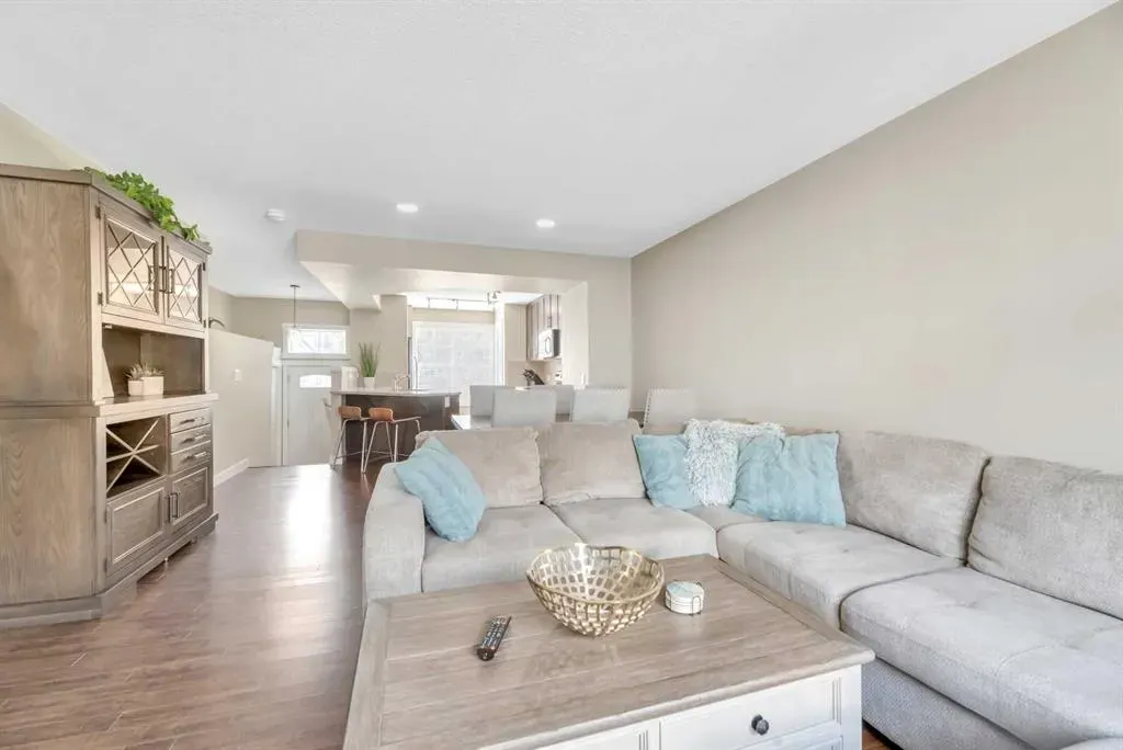576 Mckenzie Towne Drive SE
