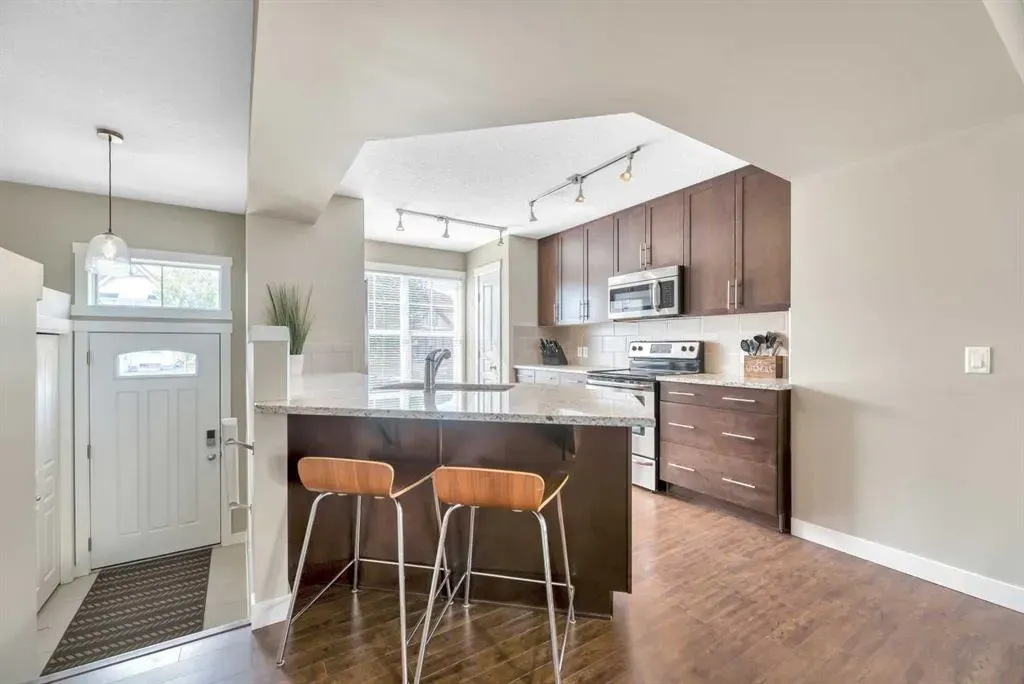 576 Mckenzie Towne Drive SE
