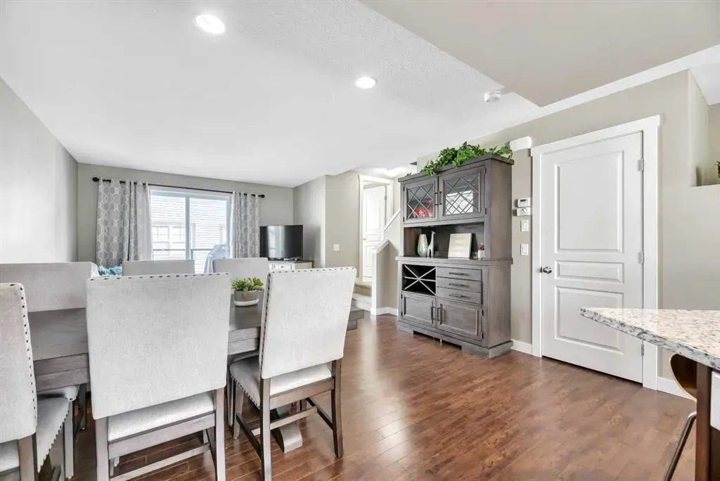 576 Mckenzie Towne Drive SE