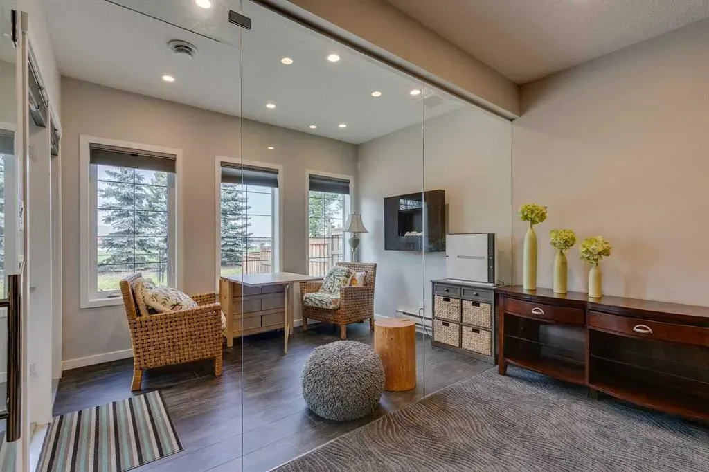 18 Marquis Cove SE