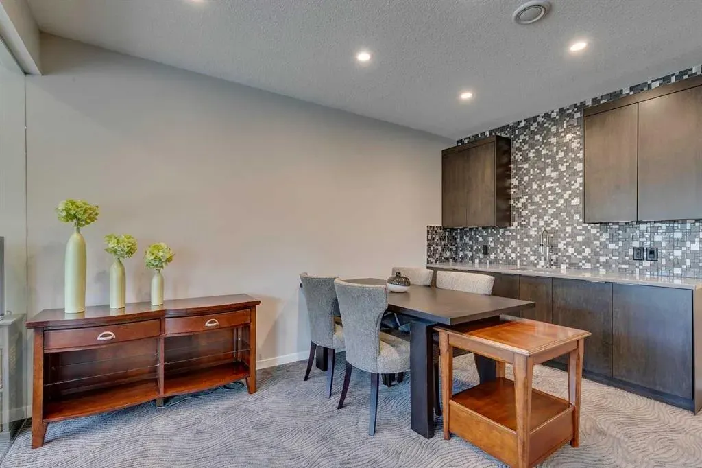 18 Marquis Cove SE