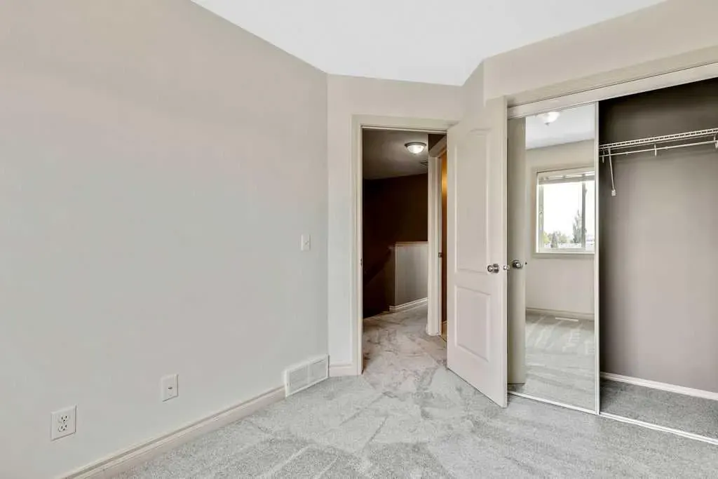 135 Strathcona Circle