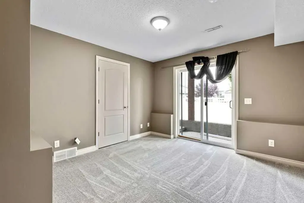 135 Strathcona Circle