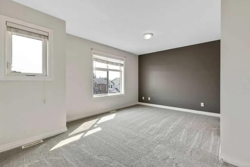 135 Strathcona Circle