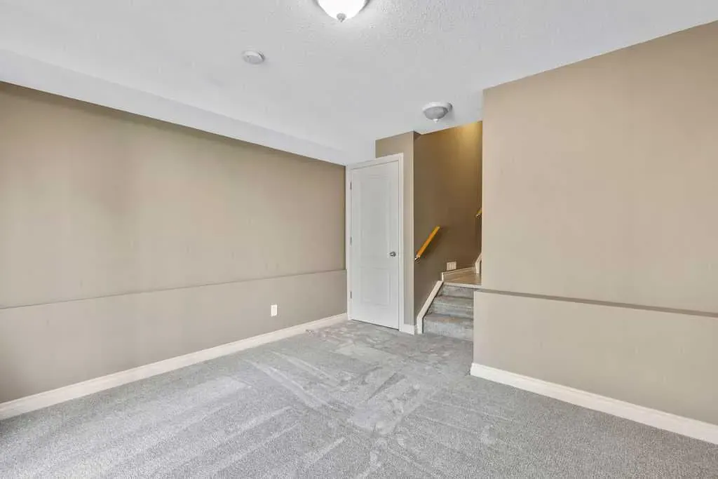 135 Strathcona Circle