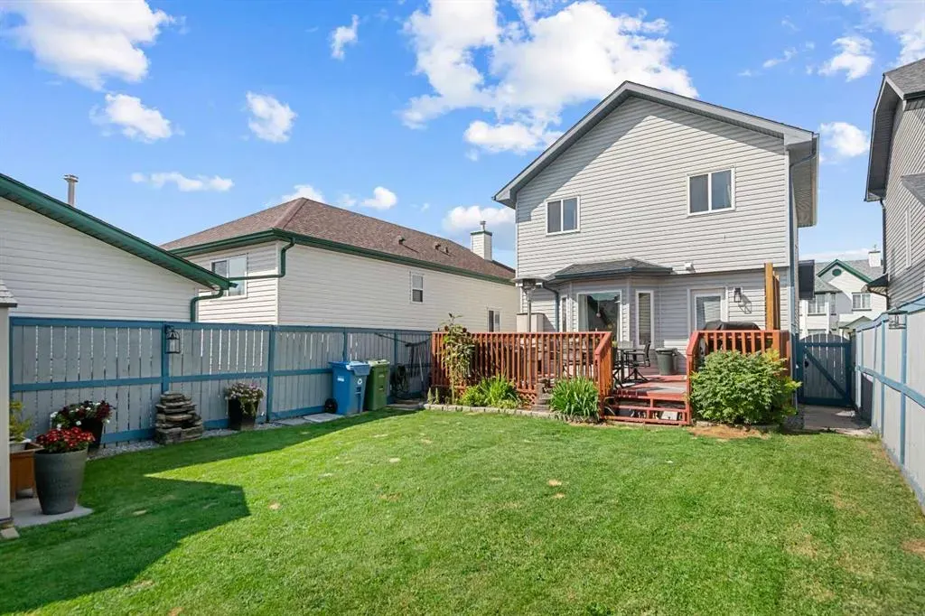 54 Saddlemead Way NE