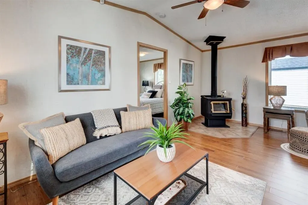6724 17 Avenue SE, #6