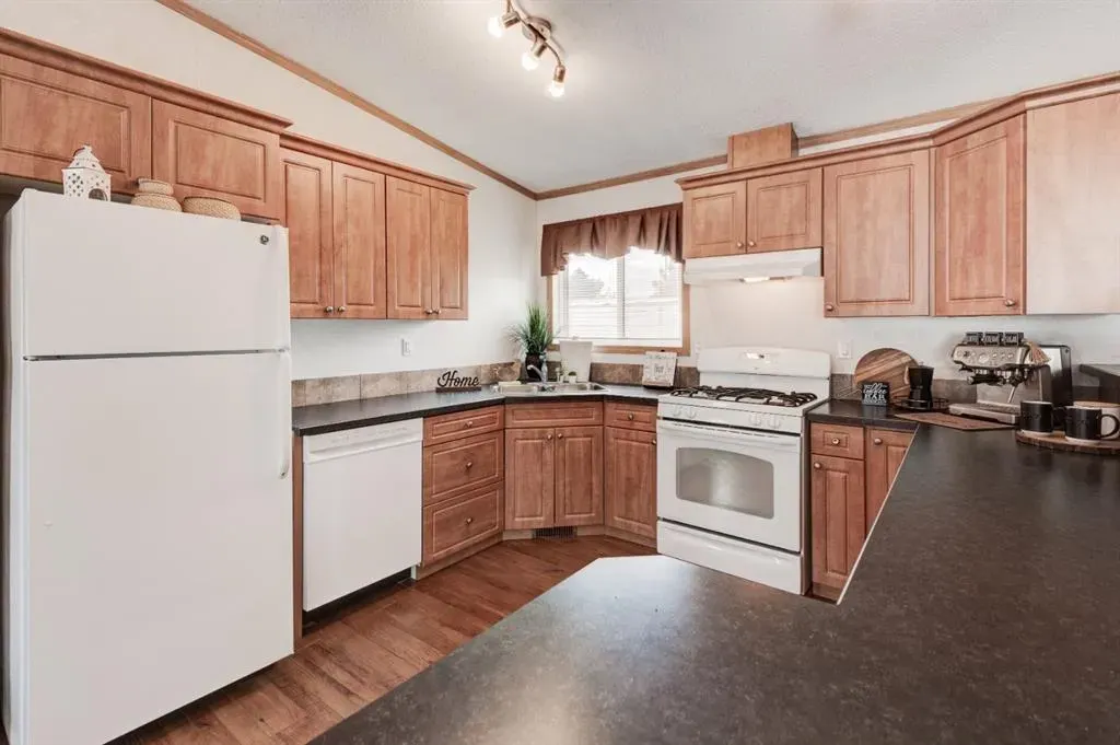6724 17 Avenue SE, #6