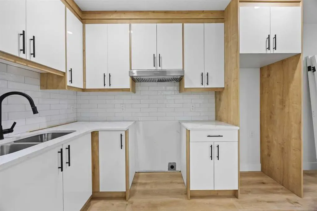 192 Saddlelake Manor NE