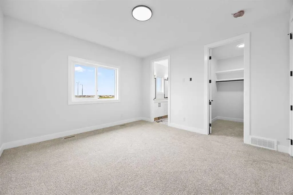 192 Saddlelake Manor NE