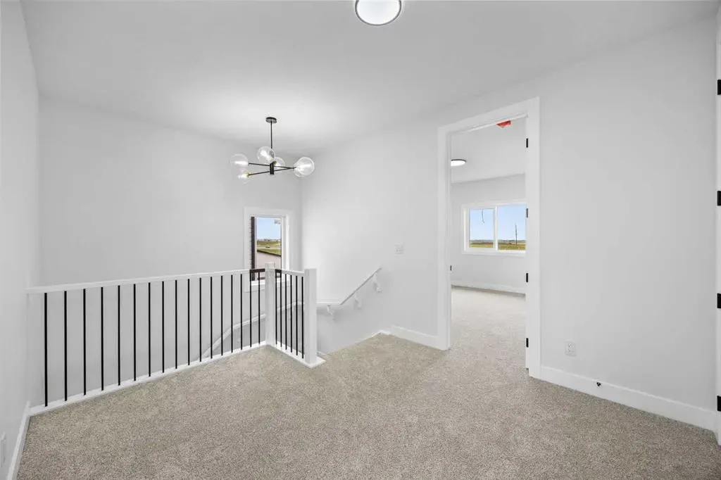 192 Saddlelake Manor NE