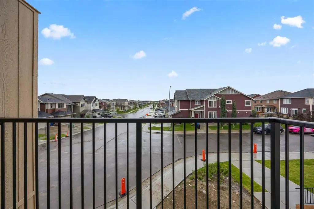 192 Saddlelake Manor NE