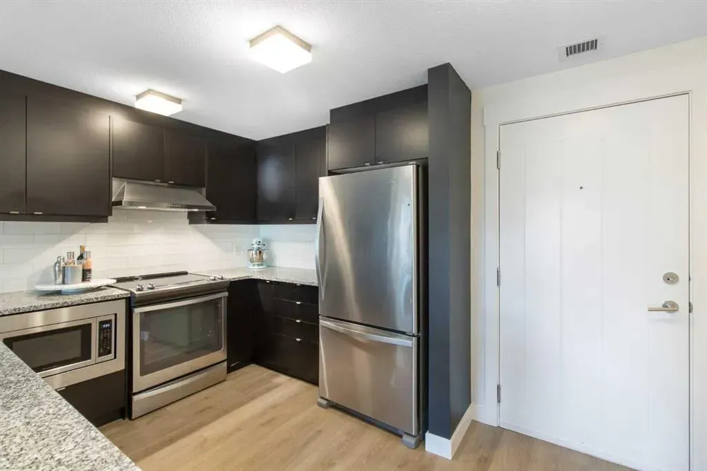 15 Aspenmont Heights SW, #103