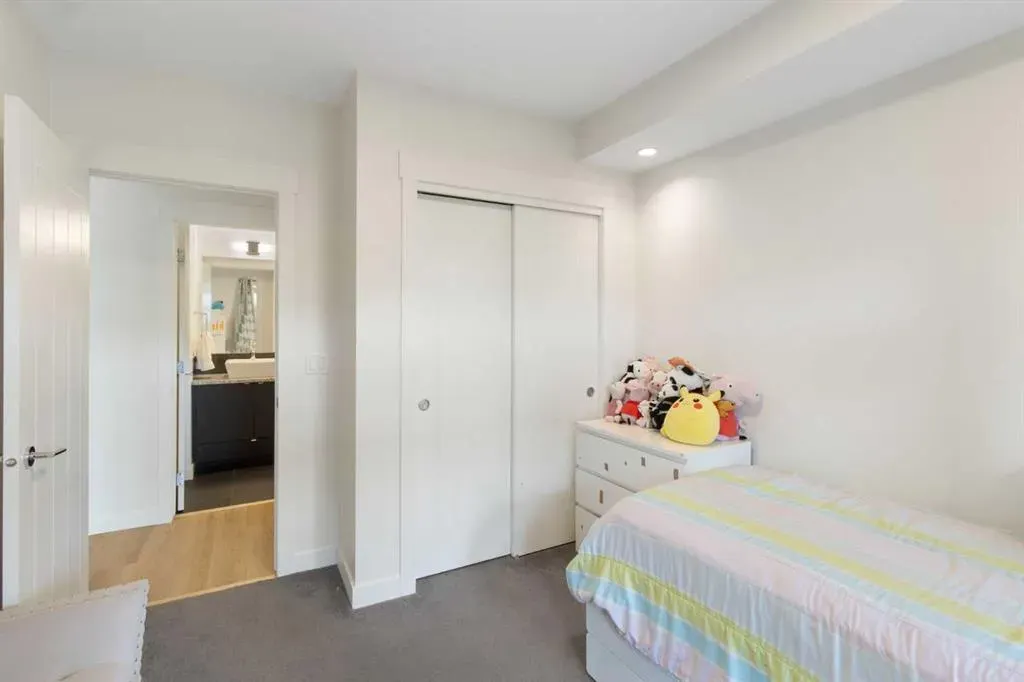 15 Aspenmont Heights SW, #103