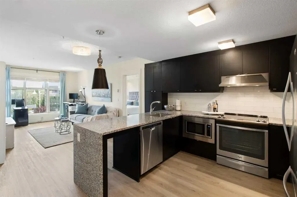 15 Aspenmont Heights SW, #103