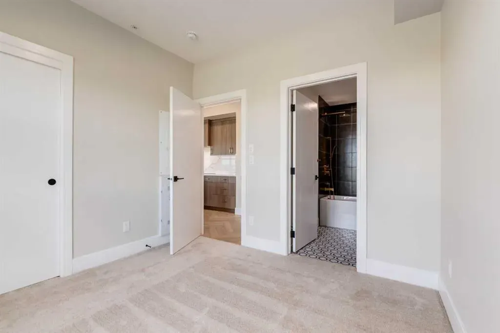 330 Dieppe Drive SW, #302