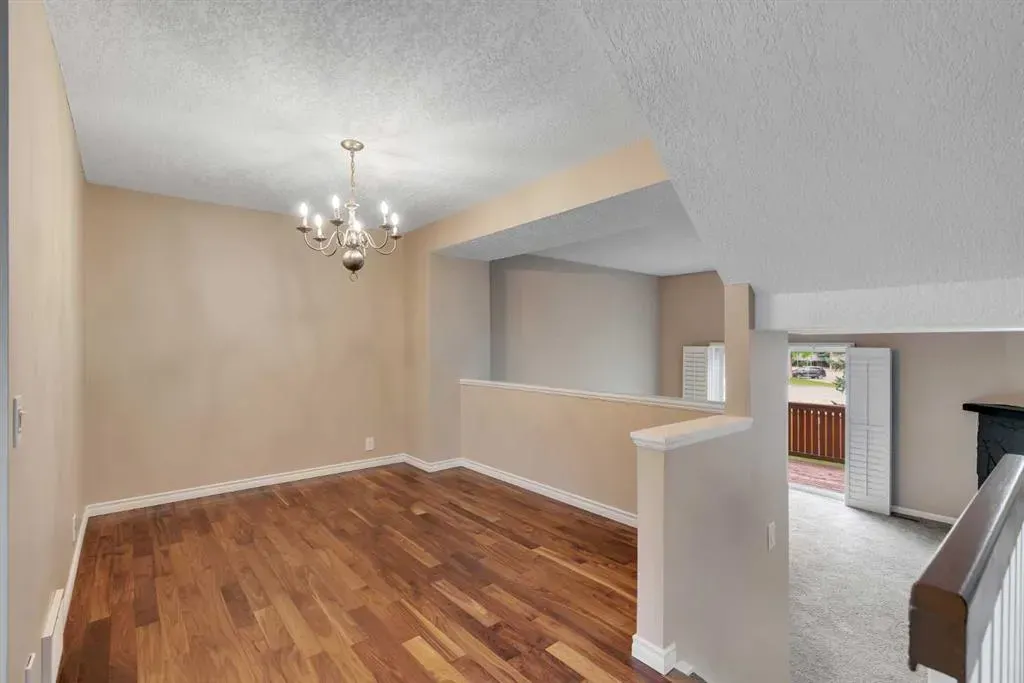 22 Coachway Green SW