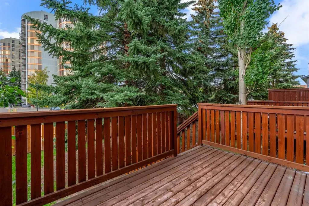 22 Coachway Green SW