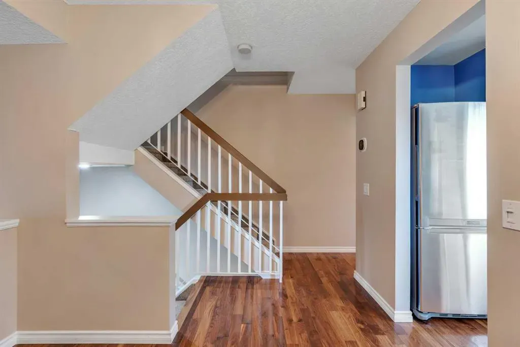 22 Coachway Green SW