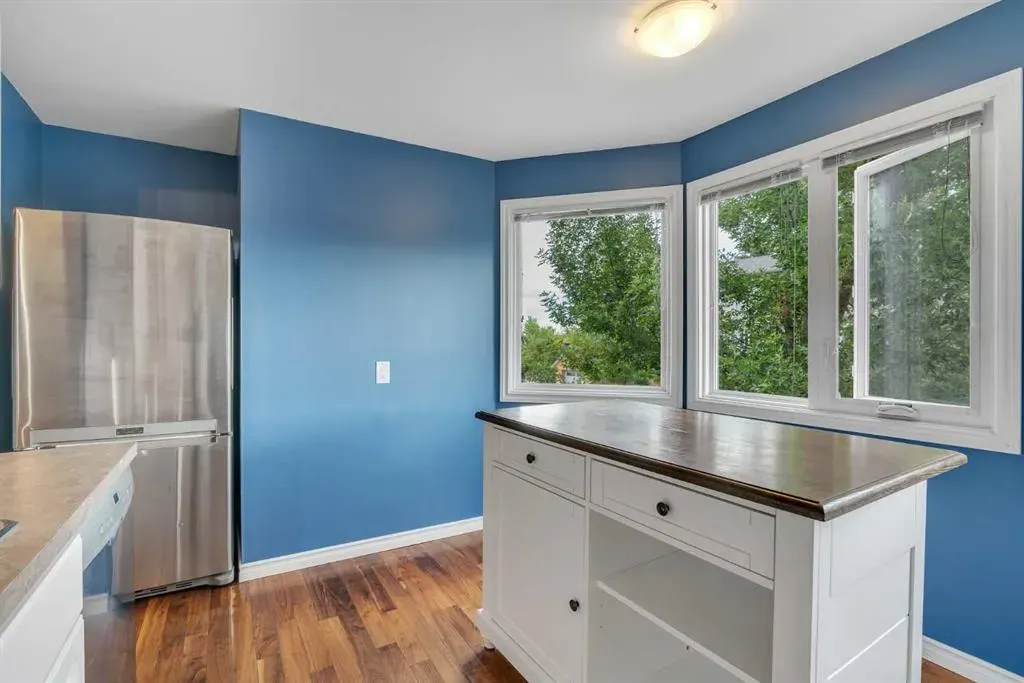22 Coachway Green SW