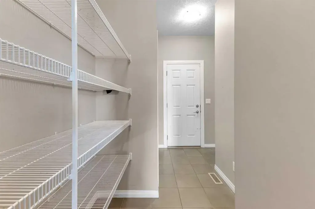 396 Skyview Shores Manor NE