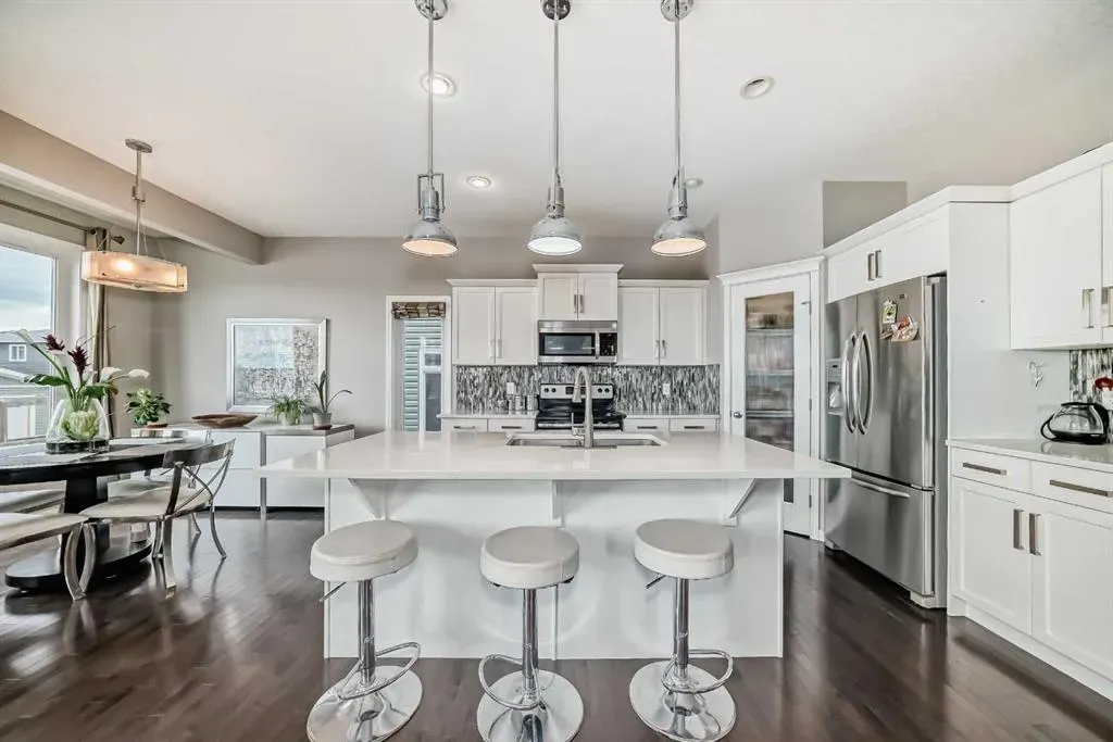 4 Redstone Park NE