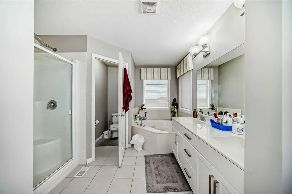 4 Redstone Park NE