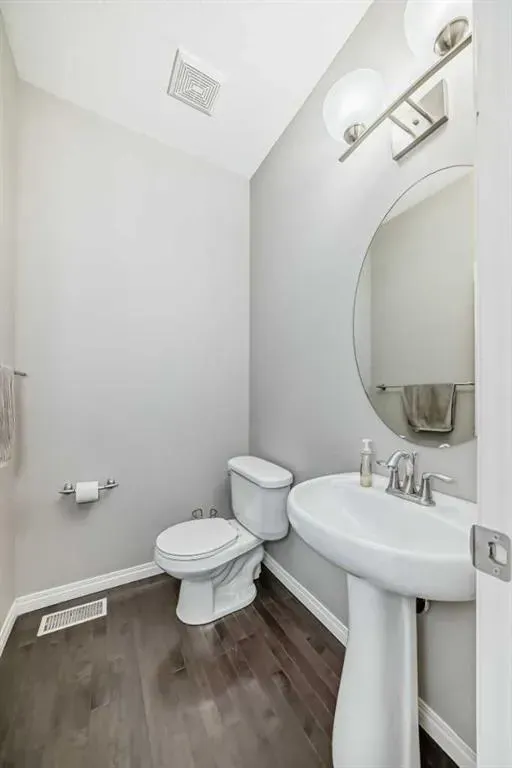 4 Redstone Park NE