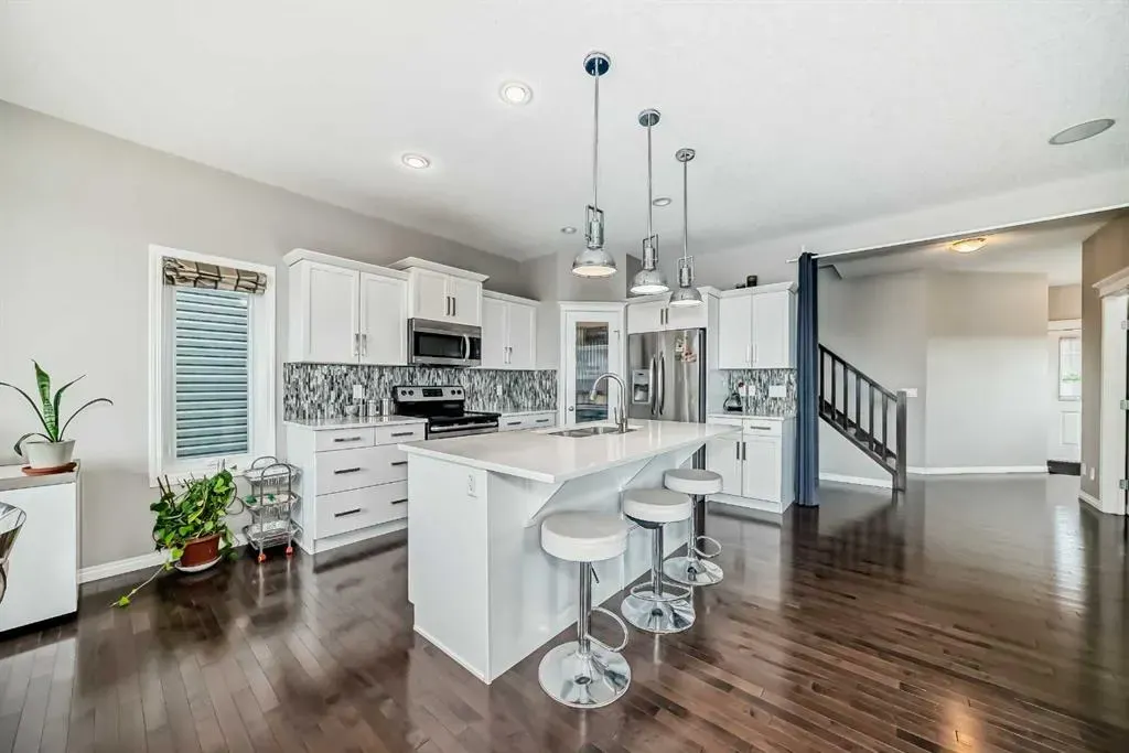 4 Redstone Park NE