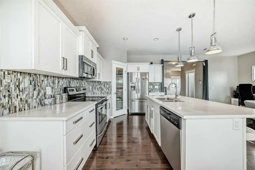 4 Redstone Park NE