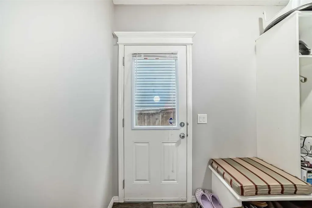 4 Redstone Park NE