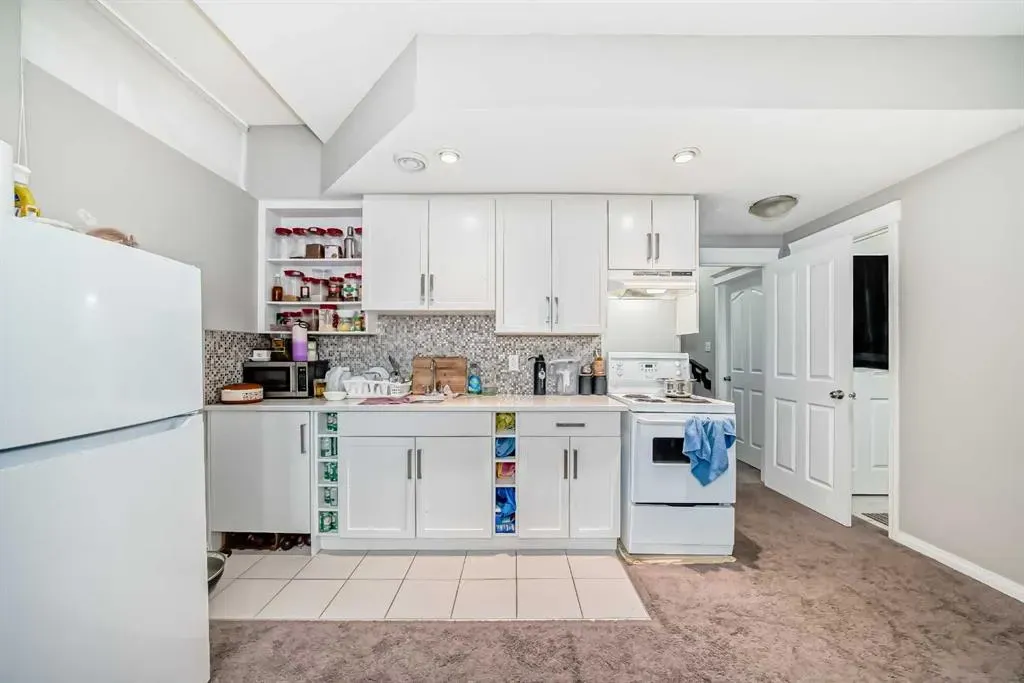 4 Redstone Park NE