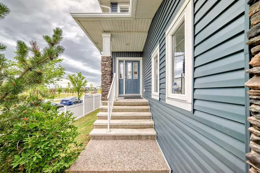4 Redstone Park NE