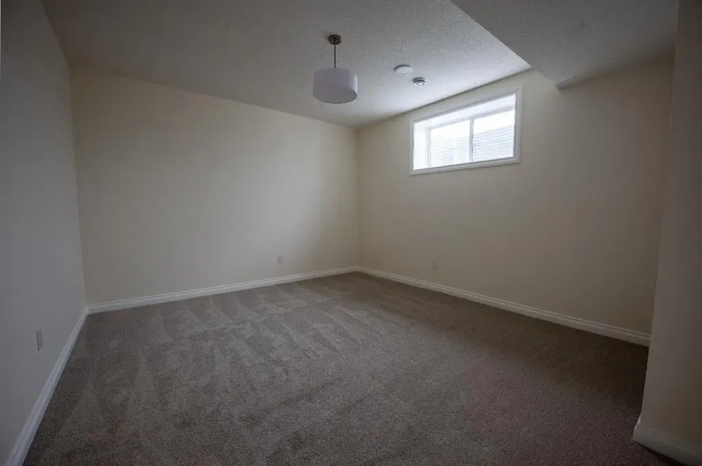 375 Chelsea Passage
