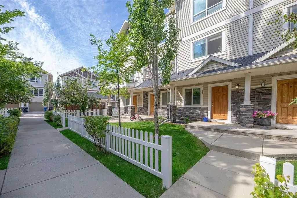 22 Skyview Ranch Gardens NE