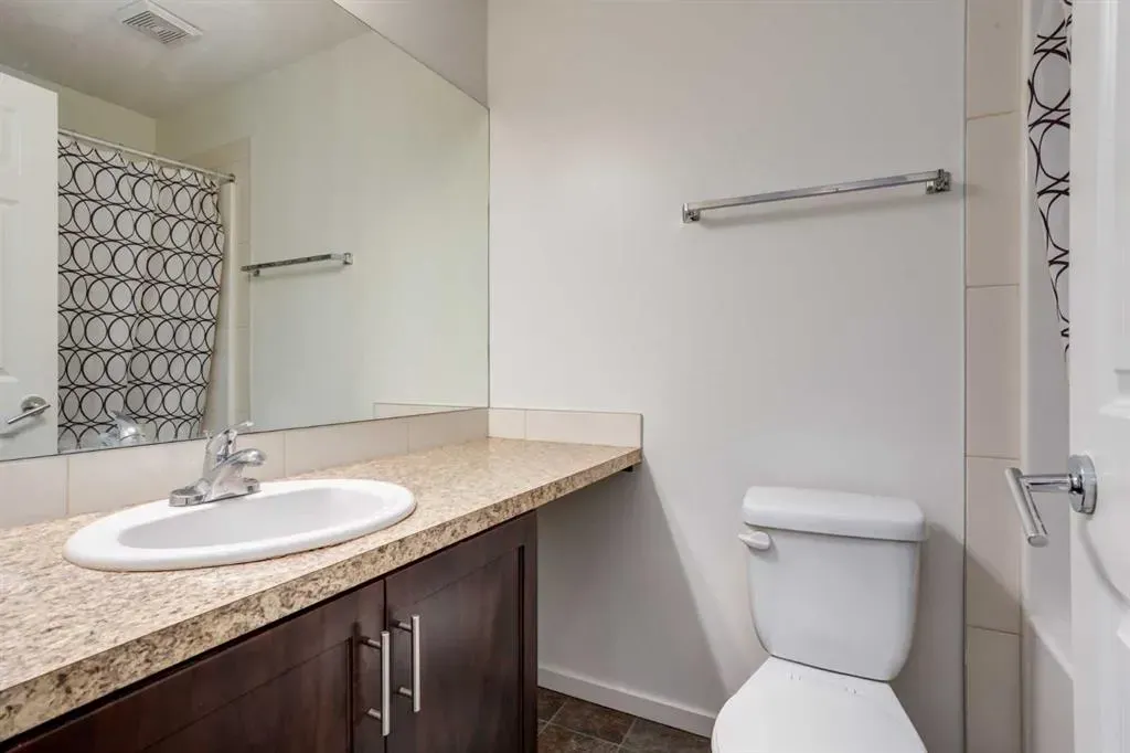 215 Copperpond Common SE