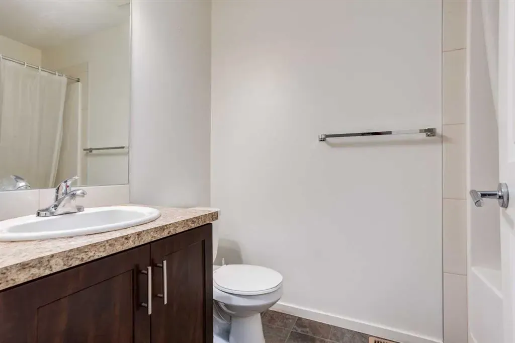 215 Copperpond Common SE